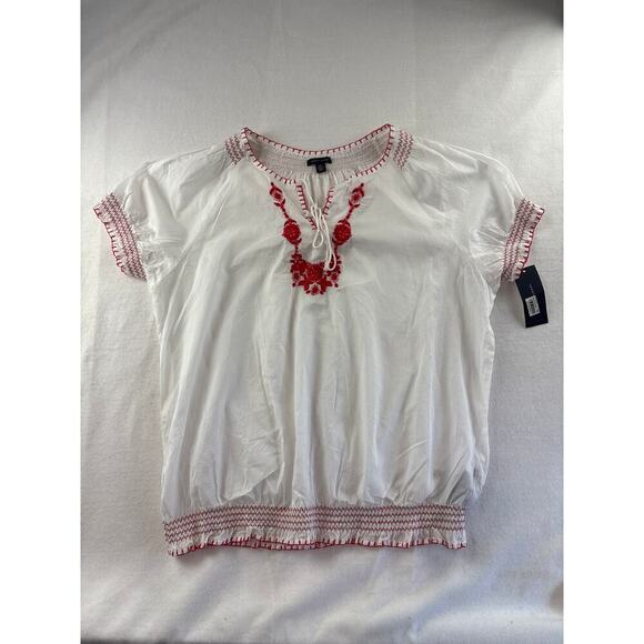 Women’s Tommy Hilfiger Size 1X White with Red Detailing Short Sleeve Shirt. - Picture 1 of 4